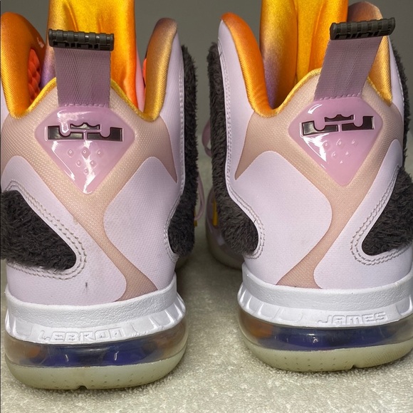 Nike Lebron 9 'Regal Pink' Sneakers in Pink and Velvet Brown (US 11.5) - Picture 6 of 9